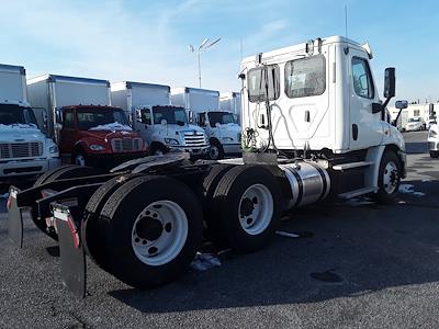 Used 2018 Freightliner Cascadia Detroit DD13 Semi Truck for sale #222702 - photo 2