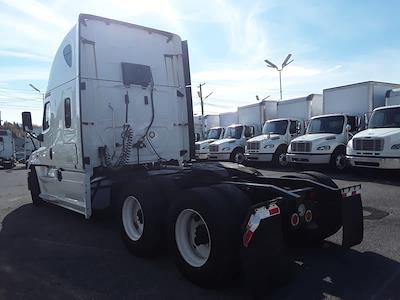 Used 2020 Freightliner Cascadia Cummins X15 Semi Truck with Sleeper Cab for sale #233061 - photo 2