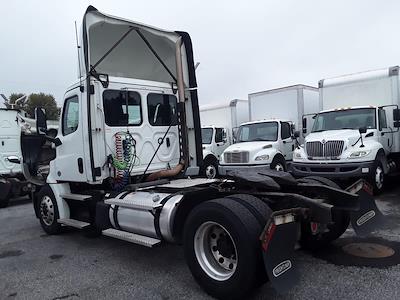 Used 2020 Freightliner Cascadia Cummins X15 Semi Truck for sale #247904 - photo 2