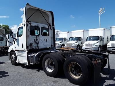 Used 2019 Freightliner Cascadia Detroit DD13 Semi Truck for sale #270155 - photo 2