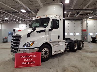 Used 2020 Freightliner Cascadia - photo 1