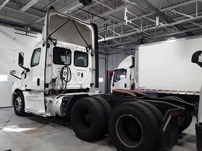 Used 2020 Freightliner Cascadia Detroit Diesel DD15 Semi Truck for sale #270234 - photo 2