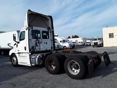 Used 2020 Freightliner Cascadia Detroit Diesel DD15 Semi Truck for sale #270275 - photo 2