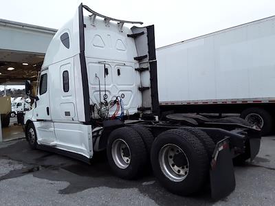 Used 2023 Freightliner Cascadia - photo 1