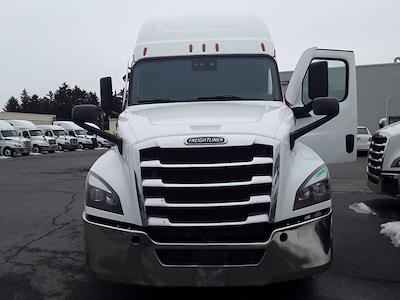 Used 2021 Freightliner Cascadia - photo 1