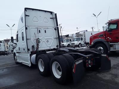 Used 2021 Freightliner Cascadia - photo 1