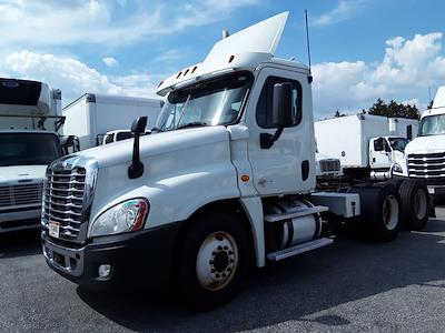 Used 2016 Freightliner Cascadia Cummins ISX Semi Truck for sale #566595 - photo 1