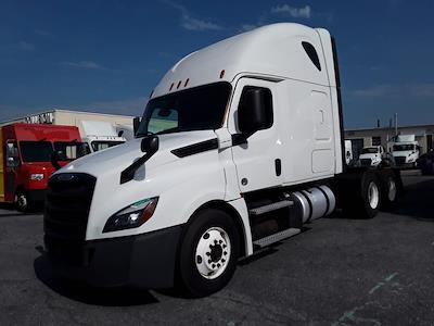 Used 2018 Freightliner Cascadia Detroit Diesel DD15 Semi Truck with Sleeper Cab for sale #578378 - photo 1