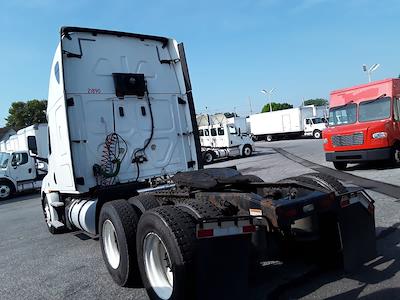 Used 2018 Freightliner Cascadia Detroit Diesel DD15 Semi Truck with Sleeper Cab for sale #578378 - photo 2