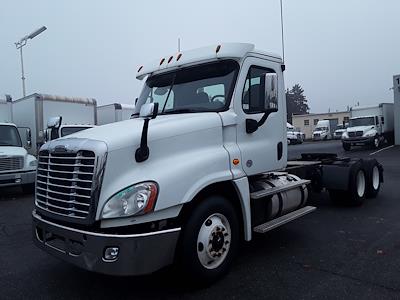 Used 2016 Freightliner Cascadia Detroit Diesel DD15 STD Semi Truck for sale #647440 - photo 1