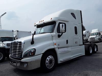 Used 2018 Freightliner Cascadia Detroit Diesel DD15 Semi Truck with Sleeper Cab for sale #681637 - photo 1