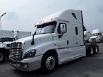 Used 2018 Freightliner Cascadia Detroit Diesel DD15 Semi Truck with Sleeper Cab for sale #681637 - photo 1