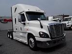 Used 2018 Freightliner Cascadia Detroit Diesel DD15 Semi Truck with Sleeper Cab for sale #681637 - photo 4