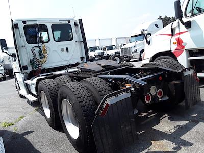 Used 2018 Freightliner Cascadia Detroit Diesel DD15 Semi Truck for sale #681639 - photo 2