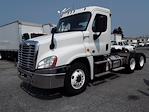 Used 2018 Freightliner Cascadia Detroit Diesel DD15 Semi Truck for sale #744755 - photo 1