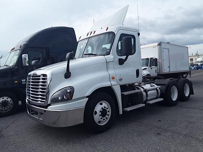 Used 2018 Freightliner Cascadia Detroit DD13 Semi Truck for sale #754790 - photo 1