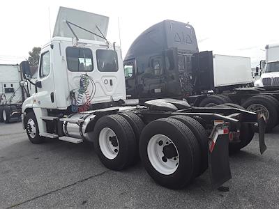 Used 2018 Freightliner Cascadia Detroit DD13 Semi Truck for sale #754790 - photo 2