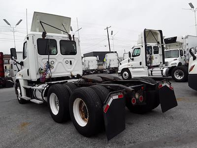 Used 2018 Freightliner Cascadia Detroit DD13 Semi Truck for sale #800115 - photo 2