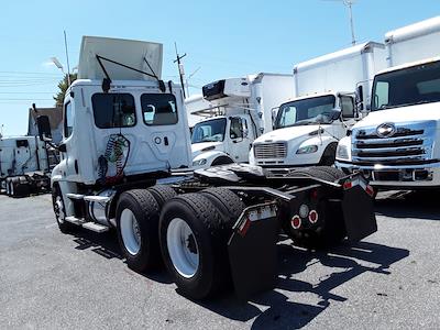 Used 2018 Freightliner Cascadia Detroit DD13 Semi Truck for sale #800116 - photo 2