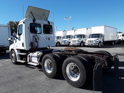 Used 2019 Freightliner Cascadia Detroit DD13 Semi Truck for sale #812128 - photo 2