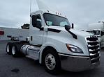 2019 Freightliner Cascadia Day Cab 6x4 Semi Truck for sale #813003 - photo 4