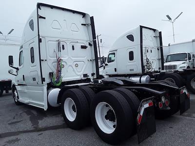 Used 2019 Freightliner Cascadia Detroit Diesel DD15 Semi Truck with Sleeper Cab for sale #821354 - photo 2