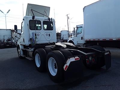 2018 Freightliner Cascadia Day Cab 6x4 Semi Truck for sale #822614 - photo 2
