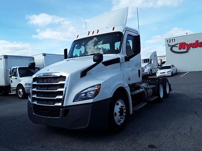 2018 Freightliner Cascadia Day Cab 6x4 Semi Truck for sale #822616 - photo 1