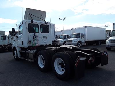 2018 Freightliner Cascadia Day Cab 6x4 Semi Truck for sale #822616 - photo 2