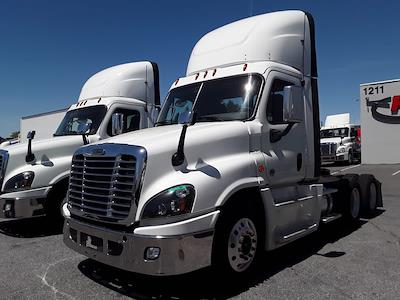 2019 Freightliner Cascadia Day Cab 6x4 Semi Truck for sale #832256 - photo 1