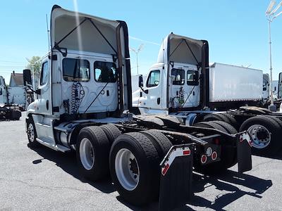 2019 Freightliner Cascadia Day Cab 6x4 Semi Truck for sale #832256 - photo 2