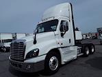 Used 2019 Freightliner Cascadia Detroit DD13 Semi Truck for sale #832257 - photo 1