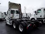 Used 2019 Freightliner Cascadia Detroit DD13 Semi Truck for sale #832260 - photo 2