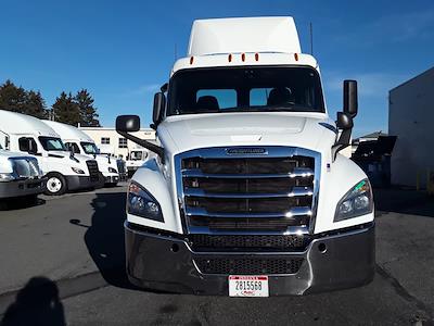 Used 2019 Freightliner Cascadia Detroit Diesel DD15 Semi Truck for sale #868162 - photo 2