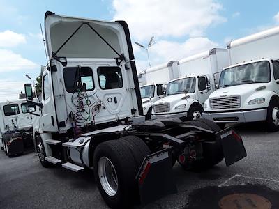 Used 2019 Freightliner Cascadia Detroit Diesel DD15 Semi Truck for sale #870507 - photo 2