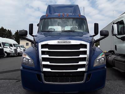 Used 2019 Freightliner Cascadia - photo 1
