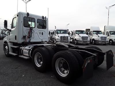 Used 2020 Freightliner Cascadia Detroit Diesel DD15 Semi Truck for sale #877334 - photo 2