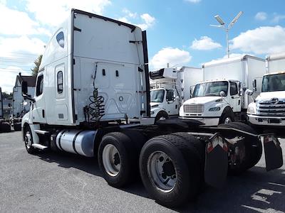 Used 2020 Freightliner Cascadia Detroit Diesel DD15 Semi Truck with Sleeper Cab for sale #894971 - photo 2