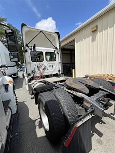 Used 2021 Freightliner Cascadia Detroit DD13 Semi Truck for sale #270454 - photo 2