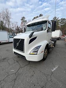 Used 2020 Volvo VNR Volvo D13 Semi Truck for sale #292834 - photo 1