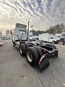 Used 2020 Volvo VNR Volvo D13 Semi Truck for sale #292834 - photo 2