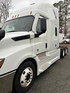 Used 2021 Freightliner Cascadia Detroit Diesel DD15 Semi Truck with Sleeper Cab for sale #513232 - photo 1