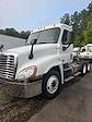 Used 2017 Freightliner Cascadia Detroit Diesel DD15 Semi Truck for sale #665661 - photo 1