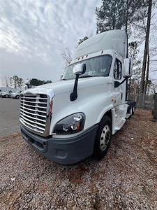 Used 2018 Freightliner Cascadia Detroit Diesel DD15 Semi Truck for sale #765952 - photo 1