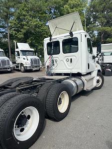 Used 2019 Freightliner Cascadia Detroit Diesel DD15 Semi Truck for sale #804262 - photo 2