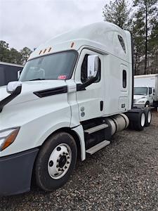 Used 2020 Freightliner Cascadia - photo 1