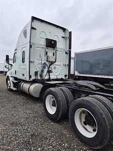Used 2020 Freightliner Cascadia - photo 1