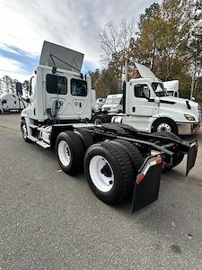 Used 2020 Freightliner Cascadia Detroit Diesel DD15 Semi Truck for sale #880783 - photo 2