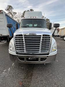 Used 2020 Freightliner Cascadia Detroit Diesel DD15 Semi Truck for sale #880786 - photo 2