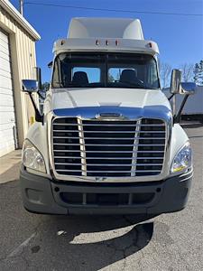 Used 2020 Freightliner Cascadia - photo 1